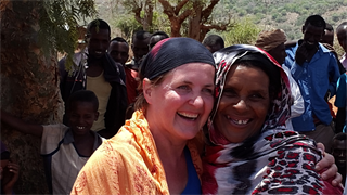 Zwei Frauen in Äthiopien